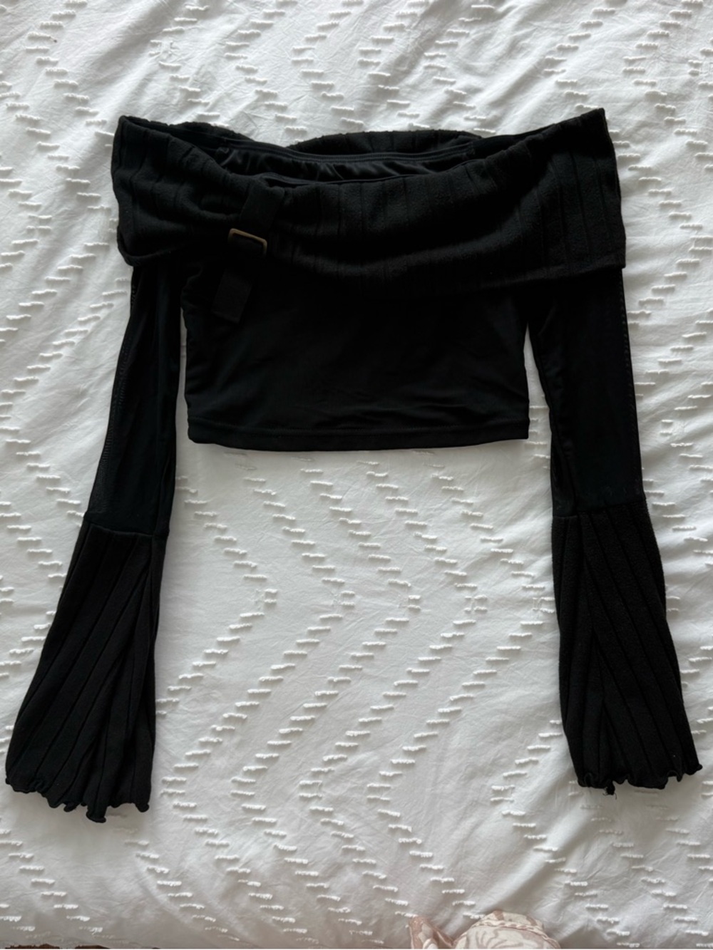 Black Off-Shoulder Long Sleeve Crop Top